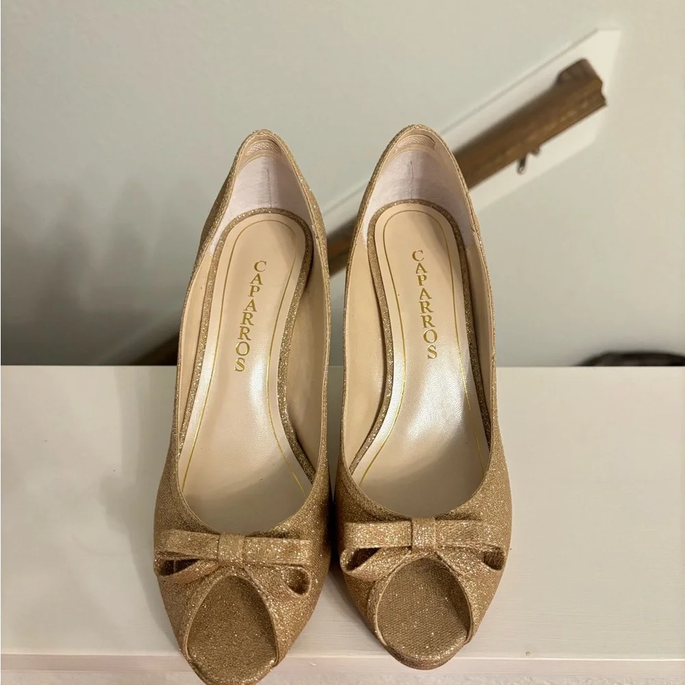 ✨ DREAMY Gold Glitter Bow Heels | Size 9